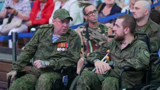 С июня 2023 года в России открыто более 2,7 тысячи кабинетов психолого-психиатрической помощи для участников боевых действий, заявили в Минздраве. Ведомство также запустило цифровые сервисы для раннего выявления расстройств и настаивает на устранении региональных дефицитов помощи.
