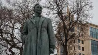 Президент России подписал указ о присвоении Академии ФСБ почетного наименования в честь основателя ВЧК Феликса Дзержинского, чье имя убрали из названия после распада СССР.
