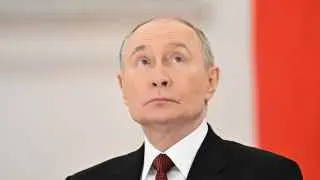 Президент Владимир Путин сравнил нынешнюю ситуацию с временами Великой Отечественной войны, заявив, что весь тыл должен работать на фронт, и пообещал продолжить создание «зоны безопасности» у границ с Украиной, добиваясь заявленных целей СВО.