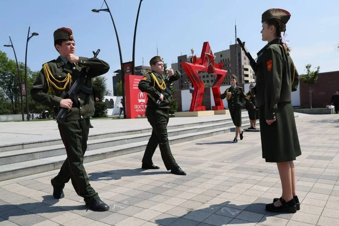 У Вечного огня в Краснодаре впервые в стране организуют круглосуточную Вахту Памяти. На пост заступят лучшие воспитанники почётных караулов и активисты патриотических клубов.
