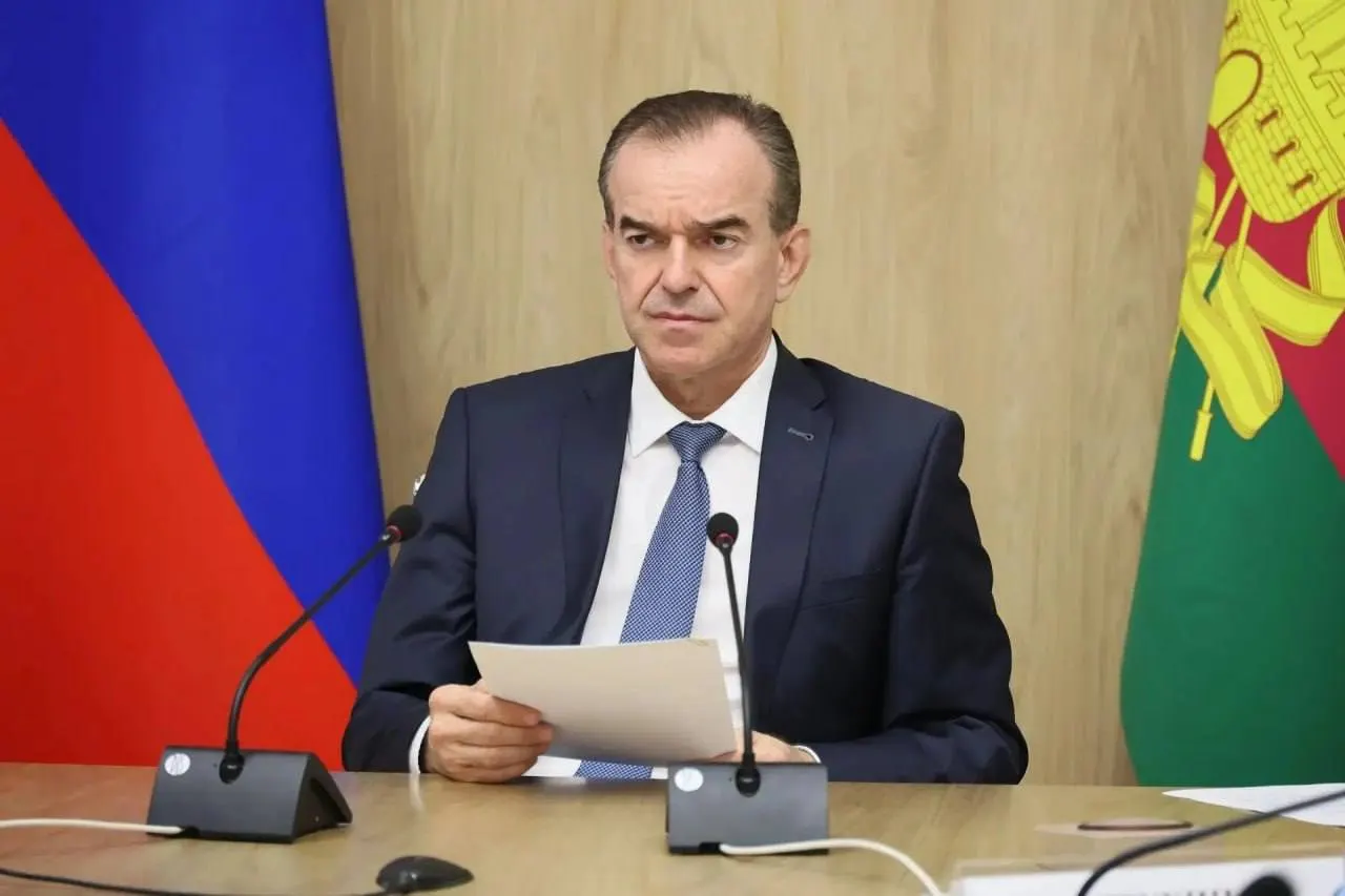 Губернатор Краснодарского края доложил вице‑премьеру о ходе работ по очистке и восстановлению анапских пляжей после загрязнения и попросил поэтапно исключать благоустроенные участки из «опасной зоны» после положительных проб.