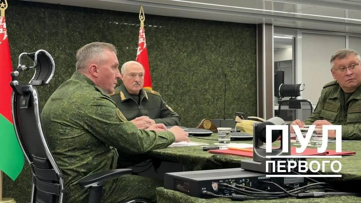 Во время совещания с военным руководством лидеры России и Белоруссии подвели итоги трёхдневных ядерных учений: Лукашенко доложил о готовности объектов, Путин назвал применение ядерного оружия крайней мерой.