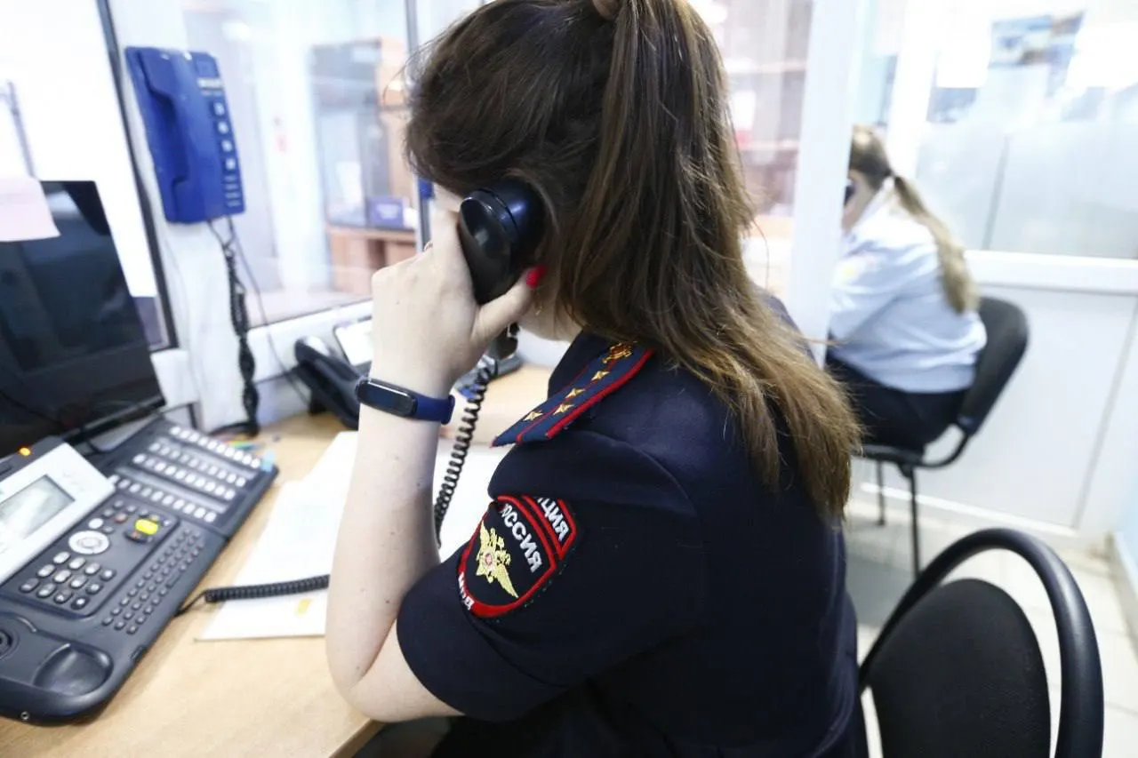 30-летняя ранее судимая жительница Ставрополья обвиняется в серии краж в магазинах Краснодара — ущерб составил более 154 тыс. рублей; ей грозит до двух лет лишения свободы.