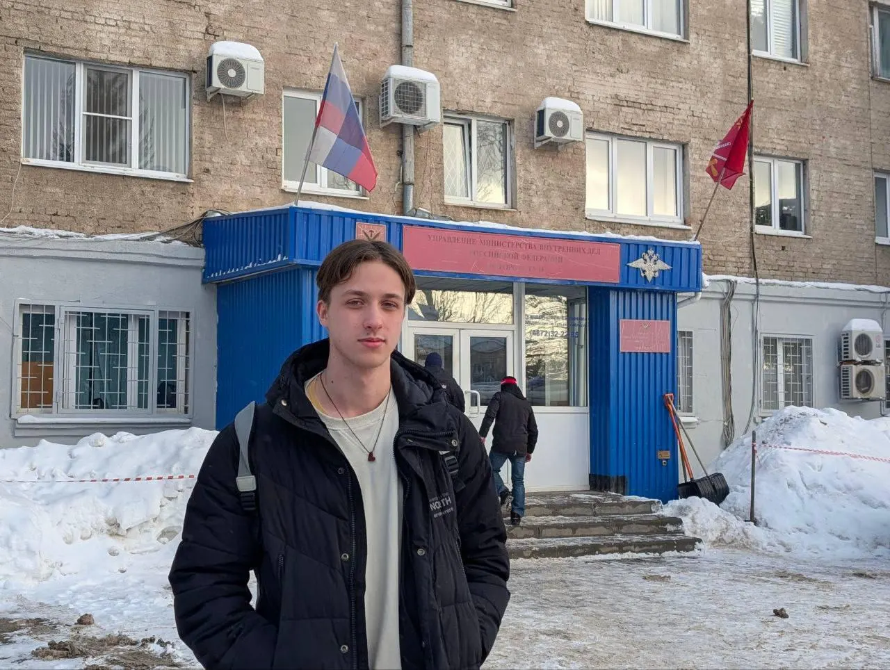 Минюст включил 19‑летнего тульского активиста Евгения Малюгина в реестр «иностранных агентов». Малюгин называет решение политически мотивированным, планирует оспаривать его; ранее против него возбуждали протоколы и назначали штрафы, в феврале он покинул Россию.