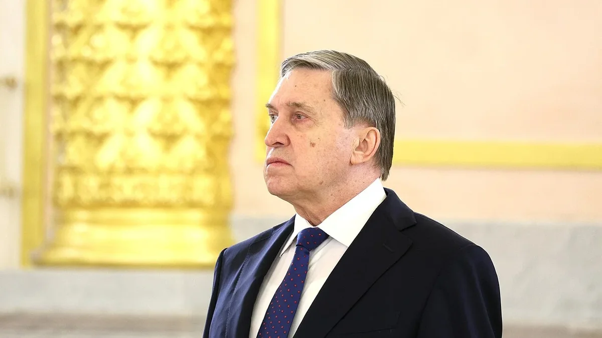 По словам помощника российского лидера, конфликт не прекратится, пока украинские войска остаются в Донбассе. Он добавил, что США продолжают попытки посредничества, а президент готов встретиться с главой Украины лишь при условии окончательных договорённостей о мирном договоре.