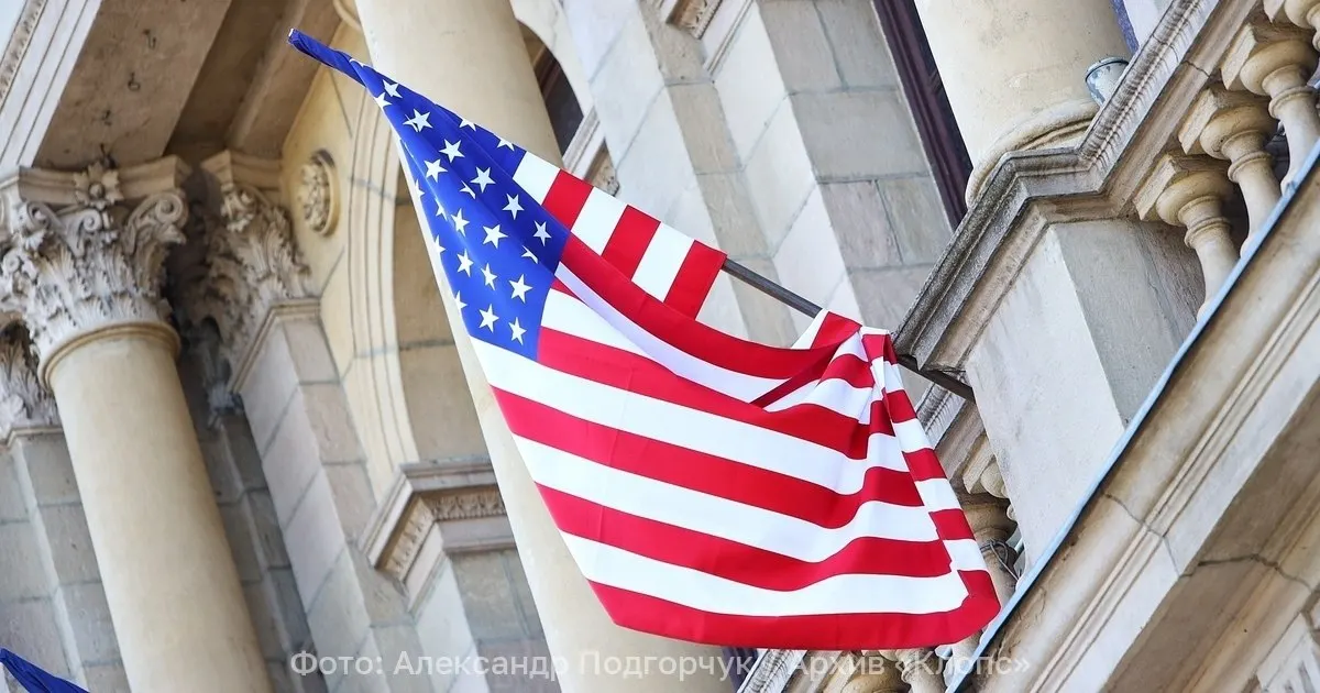 Президент США сообщил в соцсетях о прекращении морской блокады Ирана и назначил подписание соглашения на 19 июня; Иран также подтвердил договорённости, при этом Россия ввела временные ограничения на рейсы в Иран.