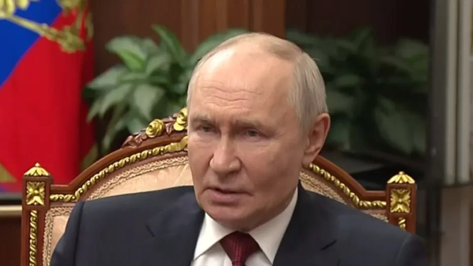 Президент РФ заявил, что Украина якобы предлагала обменять отказ от дальнобойных ударов на ограничение боёв четырьмя регионами, однако Россия отвергает идею, отмечая главную цель — «окончательное освобождение Донбасса и Новороссии».