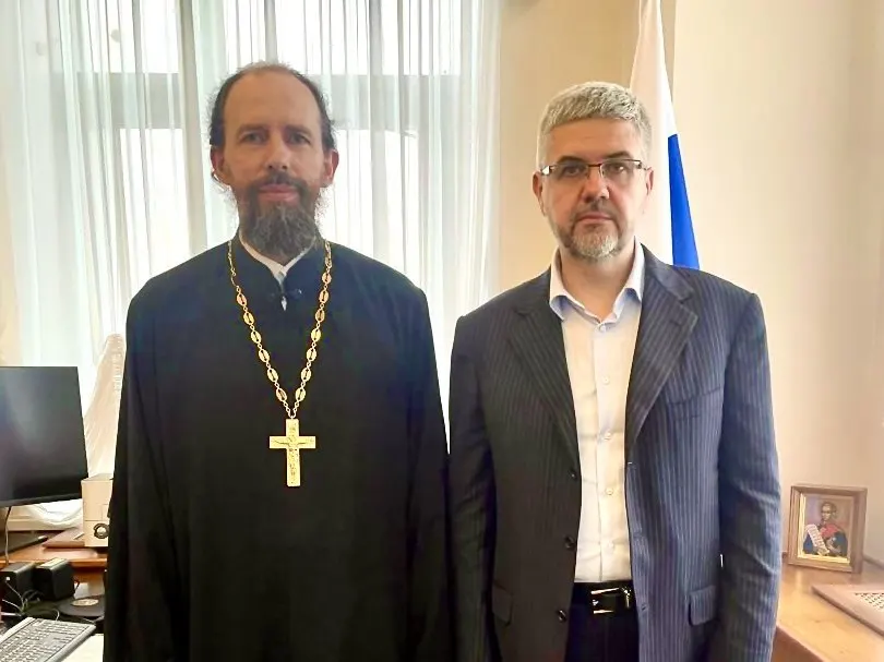 Заместитель министра юстиции заявил на Петербургском международном юридическом форуме, что сожительство без официальной регистрации брака рассматривается как угроза безопасности страны. Ведомство проводит мониторинг для подготовки возможных поправок в Семейный кодекс.
