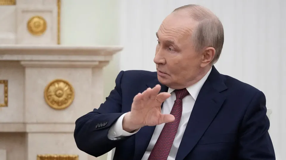 Волна изъятий частных активов в России ускорилась с 2022 года: у ряда самых состоятельных бизнесменов отбирают компании, а элита реагирует пожертвованиями и попытками договориться с властью.