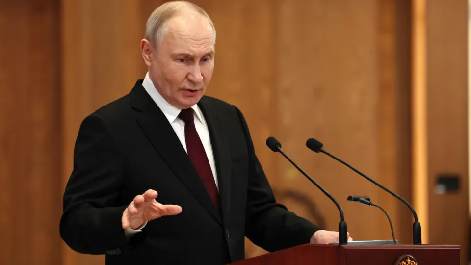 Президент заявил, что Россия нанесёт ответные удары, если с территории европейских государств будут запускать беспилотники по российским целям. Он назвал удары дронов попыткой дестабилизации и отметил отсутствие предпосылок для переговоров с Киевом.