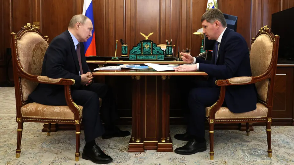 Президент поручил стимулировать рост инвестиций, но в экономическом блоке признают, что на фоне бюджетной экономии, высоких ставок и утраты доверия бизнеса приток вложений тормозится.