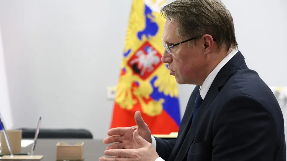 Минздрав сообщил, что большинство ординаторов проходит обучение по целевым контрактам. Приём в медвузы вырос, а для выпускников введена обязательная отработка до трёх лет.