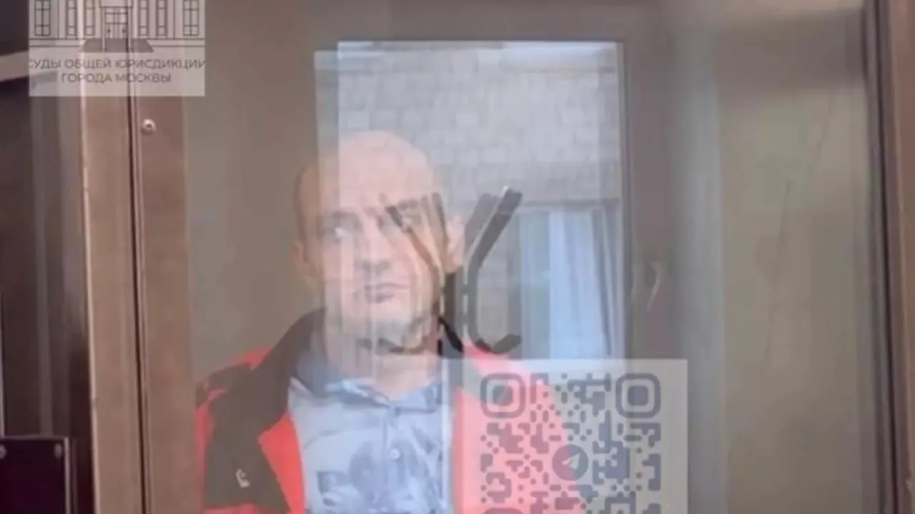 Савеловский районный суд признал экс‑полицейского виновным в получении взяток: штраф, лишение звания и запрет служить в полиции.