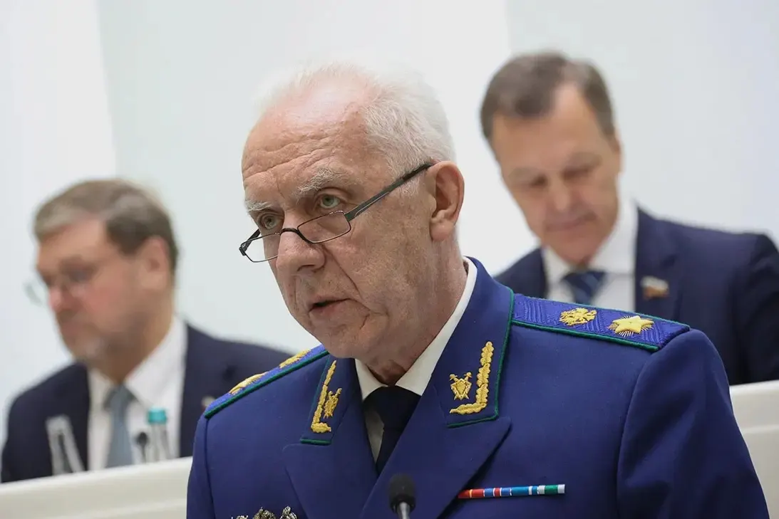 Совет ЕС включил в санкционный список 15 человек и одну организацию — в числе новых фигурантов генпрокурор Александр Гуцан, начальник ГУ МВД по Петербургу и ЛО Роман Плугин и холдинг NtechLab; санкции предполагают заморозку активов и запрет на предоставление средств из ЕС.