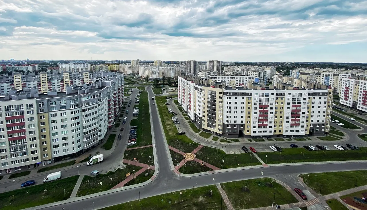 В Калининграде в июле квадратный метр новостроек подорожал на 1,6%, квартира — на 1,3%, до 8,96 млн руб.; по стране квадратный метр вырос на 2,8%.