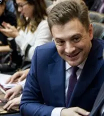Депутат заявил, что автомобили LADA дороже в России, чем за границей, и попросил Минпромторг принять меры по выравниванию цен внутри страны.