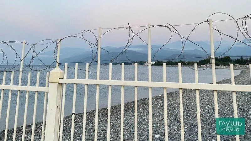За прошлый год россияне совершили 92 миллиона поездок по стране, а выездной турпоток достиг 30 миллионов — рост около 9%. Самые популярные зарубежные направления: Турция, Абхазия и Казахстан; россияне также активно интересуются Китаем, Египтом и Вьетнамом.