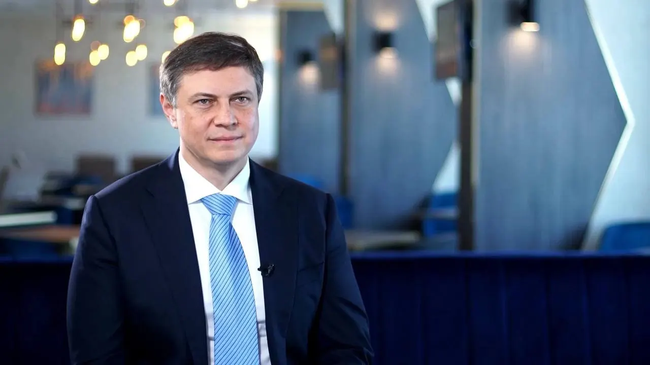 Ленинский районный суд Краснодара начал рассмотрение иска Генпрокуратуры РФ к первому вице-губернатору Краснодарского края и к аффилированным лицам. Чиновник не присутствовал на заседании; по делу оценивается имущество семьи на сумму почти 970 млн рублей.