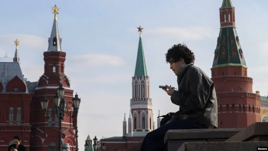 Законопроект предусматривает идентификацию детей и ограничение онлайн‑времени до 14 лет в целях ограничения доступа к запрещённому контенту.
