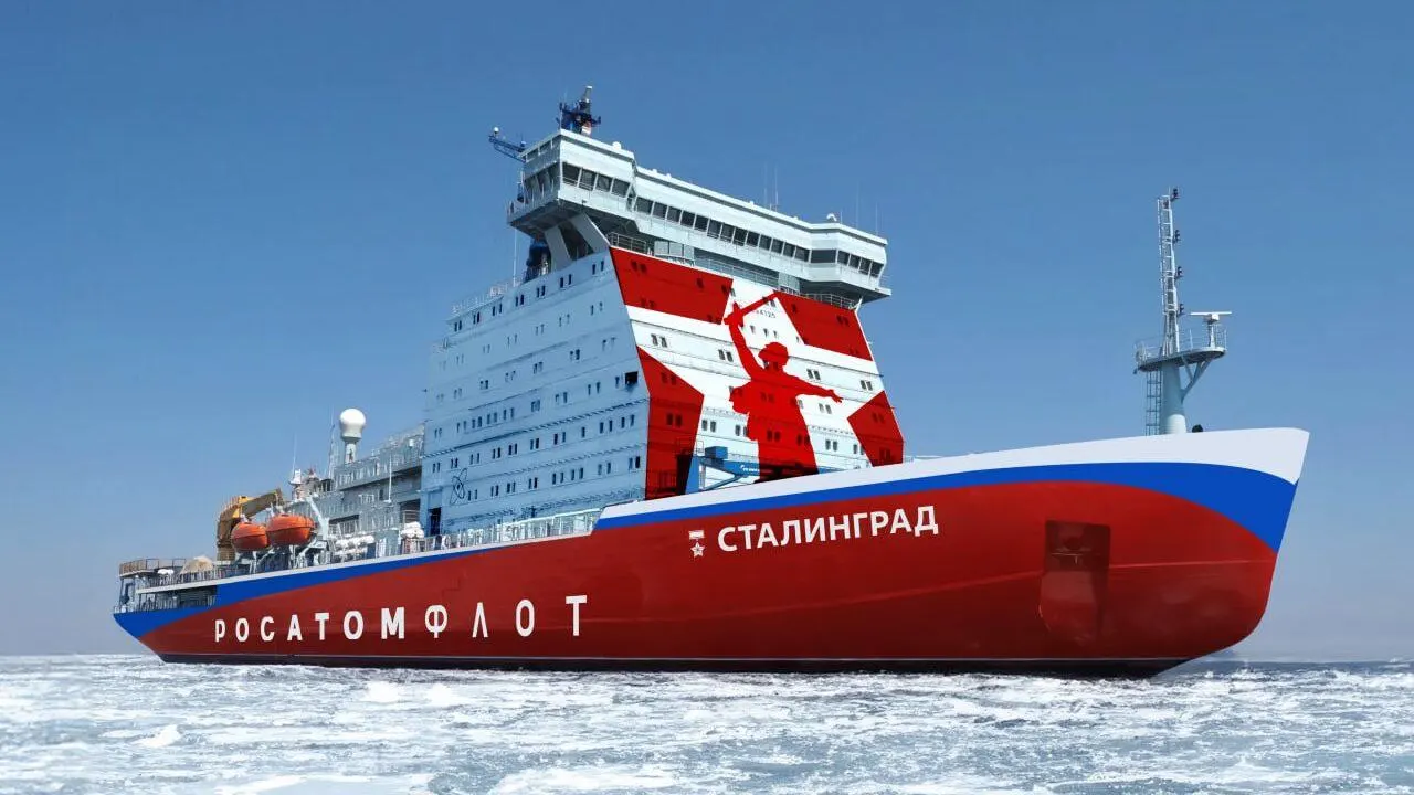 Рассматриваются два варианта внебюджетных сборов — портовый сбор на все экспортные грузы или плата до $2,75 с тонны на Северном морском пути в 2027–2035 годах — чтобы дофинансировать ледоколы «Ленинград» и «Сталинград» и судно обслуживания.