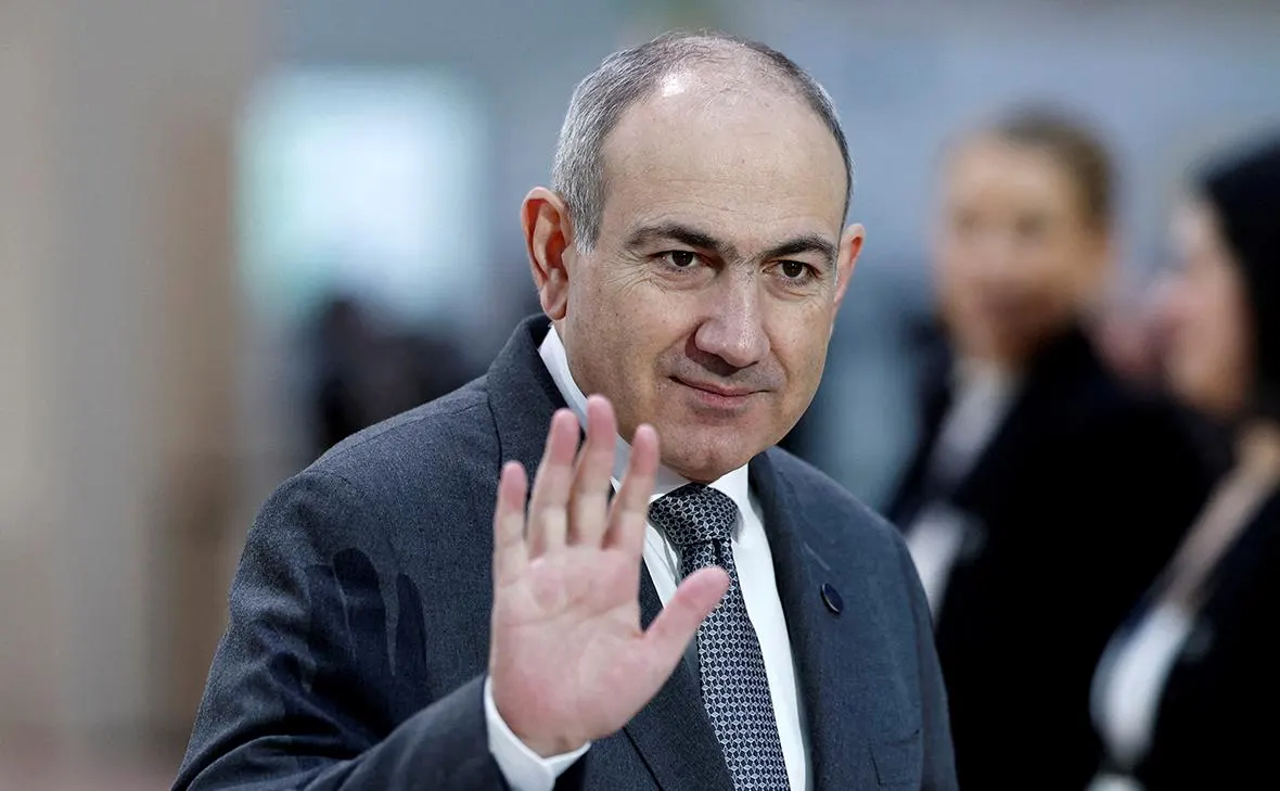Премьер-министр Армении заявил, что уход из Евразийского экономического союза не произойдёт внезапно и станет результатом обдуманного решения. Ранее российский лидер призвал Ереван как можно скорее определиться между ЕС и ЕАЭС.
