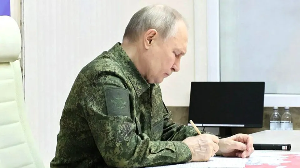 Европейские разведки и политики предупреждают: на фоне проблем на украинском фронте, успехов украинских дронов и новых законов у Кремля может появиться соблазн использовать вооружённые силы против стран Балтии в ближайшие месяцы.