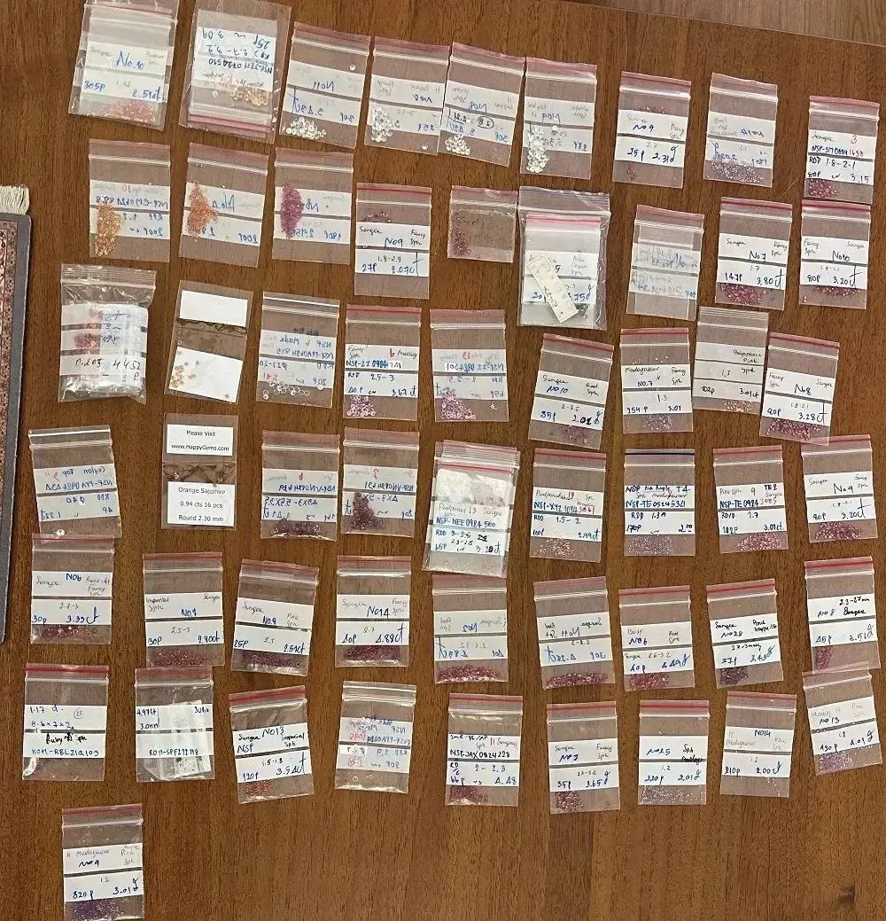 Жительнице Краснодара предъявлены обвинения в контрабанде 317 полудрагоценных камней из Таиланда на сумму более 9 млн рублей; при обыске изъяли свыше 20 тыс. камней, неуплаченные таможенные платежи превысили 2,5 млн рублей, возбуждено четыре уголовных дела.