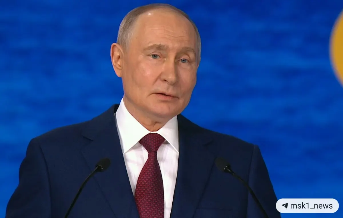 Выдержки выступления президента о цифровой независимости, макроэкономической устойчивости, росте ВВП, низкой безработице и динамике зарплат.