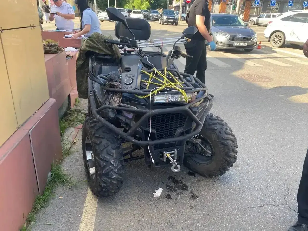В результате ДТП на улице Северной водитель квадроцикла и его пассажирка доставлены в больницу в тяжёлом состоянии.