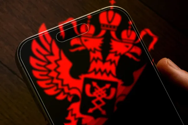 Нижняя палата одобрила комплекс изменений: лимит карт, единая база IMEI, маркировка международных звонков и другие меры для защиты от мошенников.