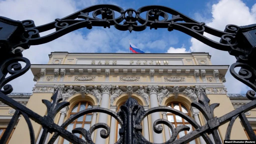 Центробанк снизил оценку роста экономики на 2026 год до 0–1% и повысил прогноз инфляции до 6–7%. Пересмотр затронул также прогнозы по бюджету, нефти и внешней торговле.