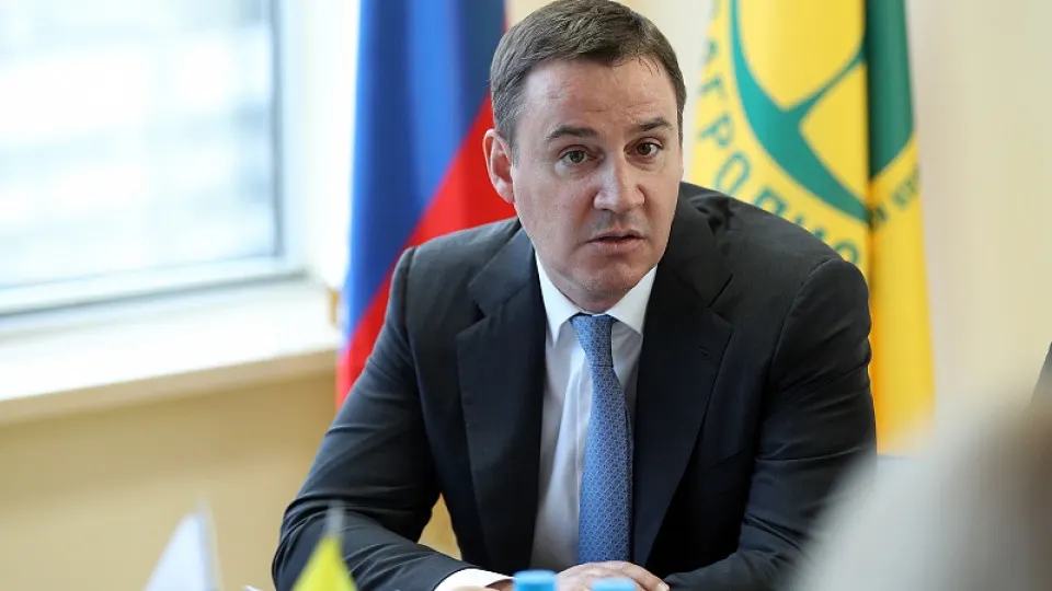 Зампред правительства Дмитрий Патрушев фактически установил контроль над «Российским экологическим оператором». В наблюдательный совет войдёт первый замминистра природных ресурсов Джамбулат Хатуов, а назначение нового гендиректора ожидается после обновления совета на фоне уголовных дел в прежнем руководстве.
