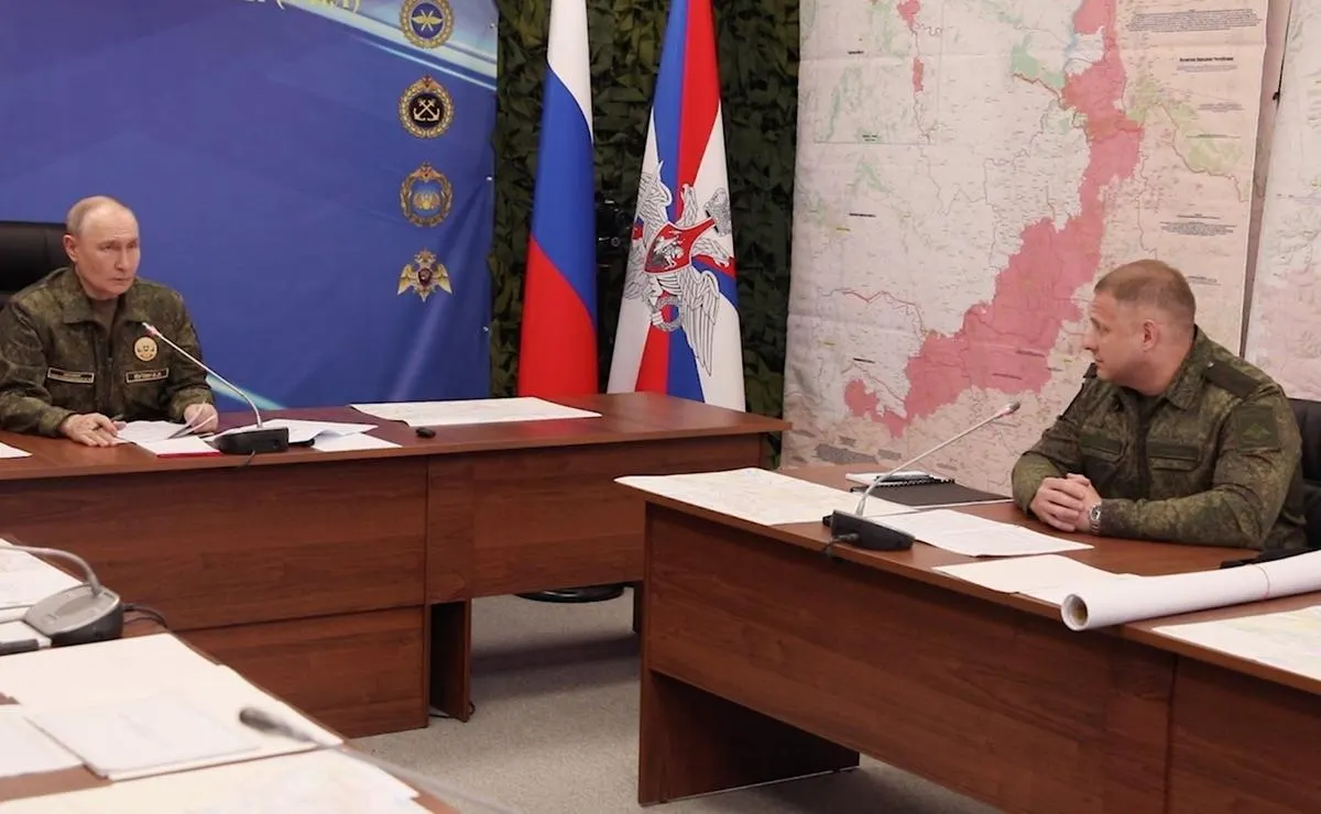 На совещании с военными президент заявил о переходе под российский контроль всей территории ЛНР. Генштаб отчитался об освобождении 636 км² в июне, командование подтвердило взятие Константиновки; до Славянска, по докладу, осталось около 8 км.