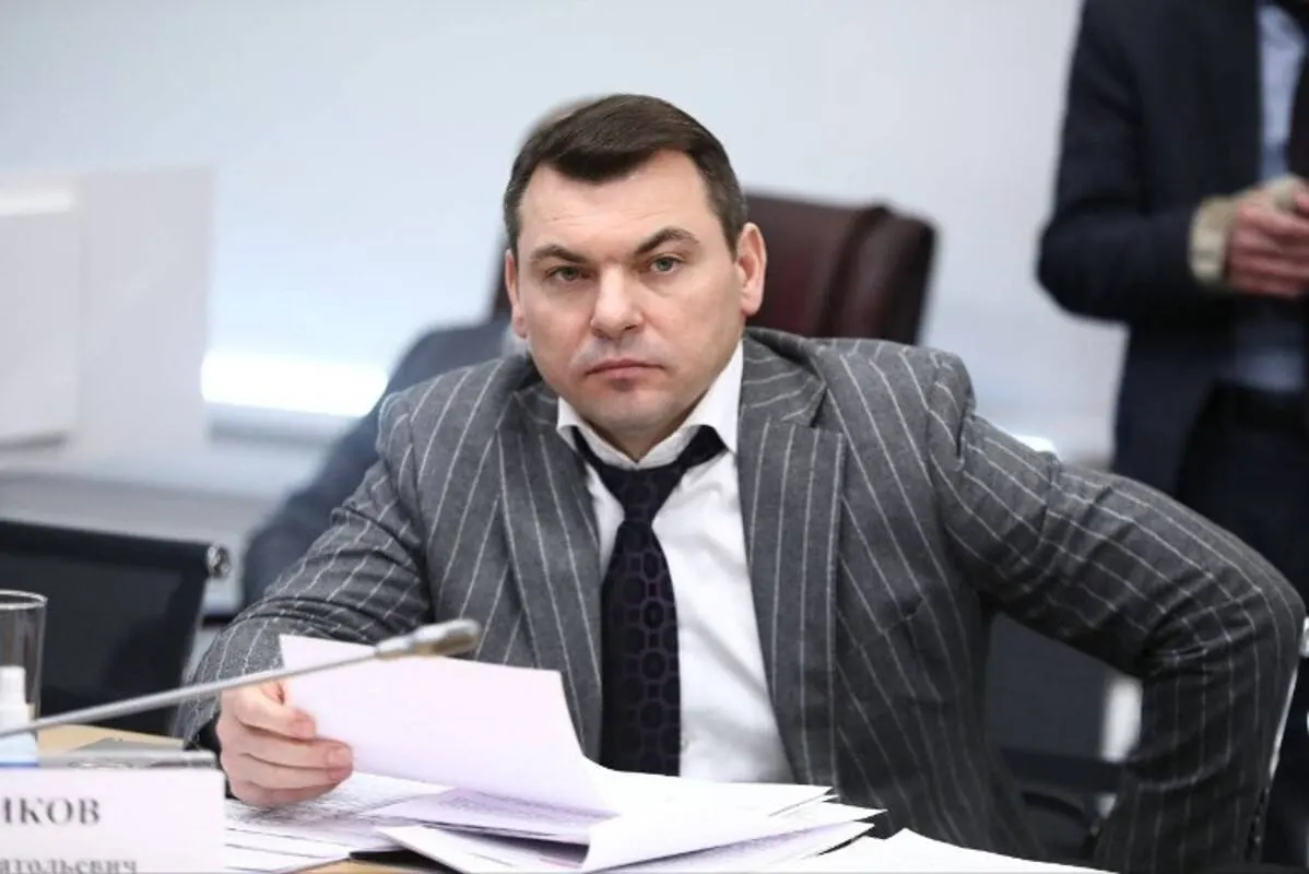 В Первомайский районный суд Краснодара поступило уголовное дело бывшего министра МЧС края: ему вменяют превышение должностных полномочий (ч. 3 ст. 286 УК РФ) в связи с тендером на модульное пожарное депо.