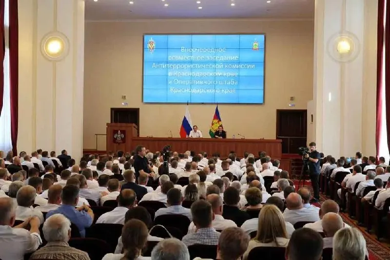 В Краснодарском крае планируют сформировать контрактные мобильные огневые группы из работников предприятий для обороны критической инфраструктуры от беспилотных атак; участникам обещают ежемесячную выплату в 50 тыс. руб.