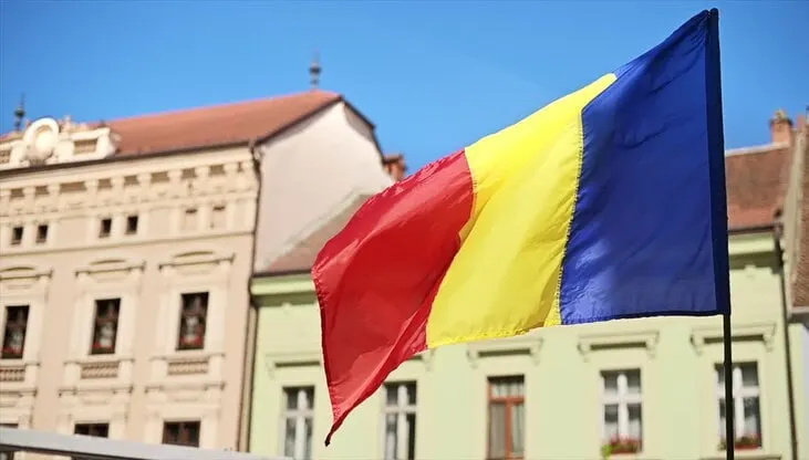 МИД Румынии объявил сотрудника российского посольства персона нон грата и потребовал его выезда после того, как 24–26 июля румынские силы сбили три беспилотника, незаконно проникших в страну; посол Румынии в Москве отозван для консультаций.