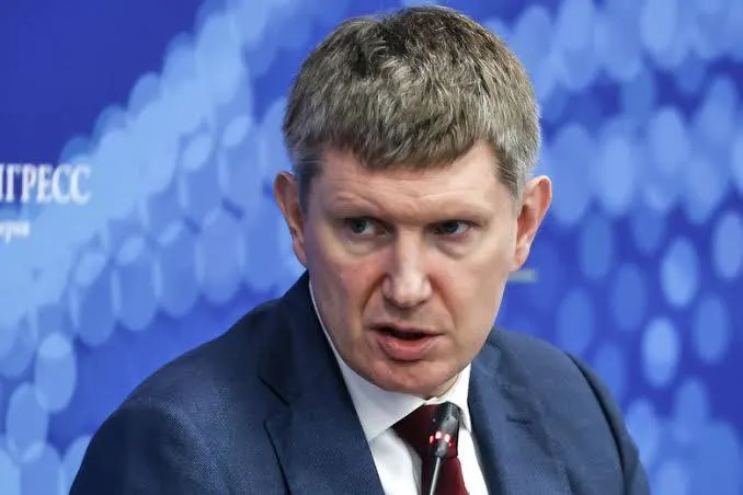Минэкономразвития утвердило правило: гостиницы с более чем 50 номерами будут принимать постояльцев при подтверждении личности через нацмессенджер «Макс». На подключение систем и обучение персонала осталось немного времени.