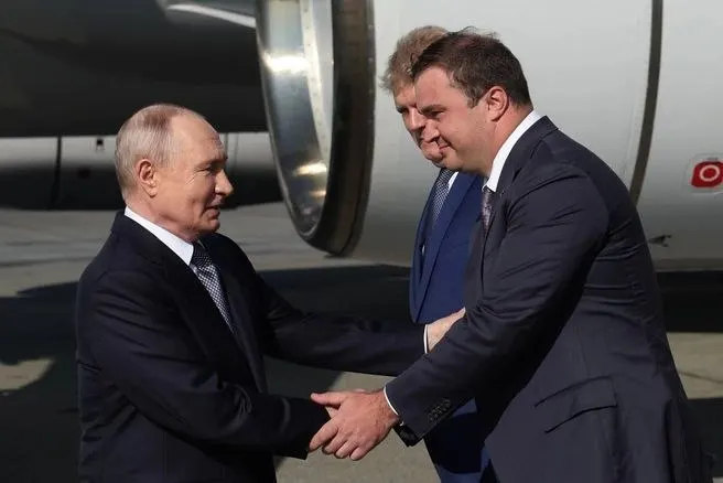 На рабочей встрече затронули вопросы роста ВРП, сельского хозяйства, крупных инфраструктурных проектов, помощи участникам СВО и решение давних проблем региона — от недостроенного метро до обманутых дольщиков.