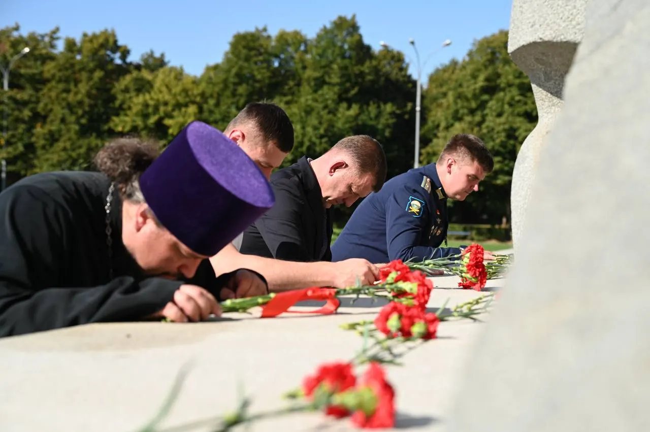 Памятная церемония в Краснодаре в рамках даты памяти погибших в террористических актах; упоминание трагедии в Беслане.