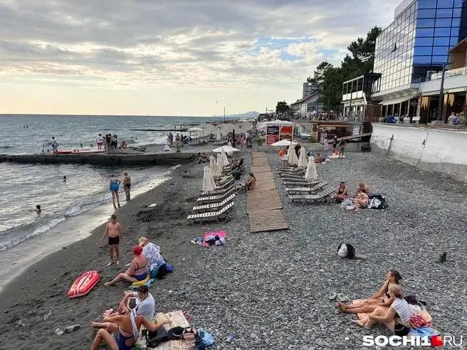 После проверки угрозы беспилотников в Сочи угрозу сняли; аэропорт остаётся закрытым.
