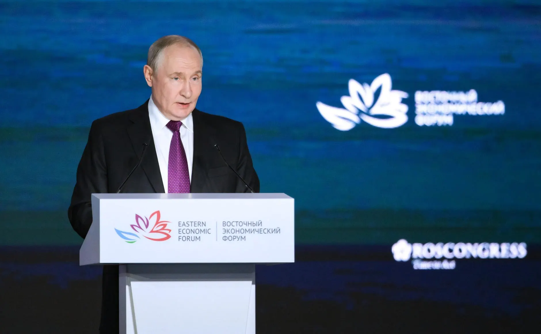 Демография остаётся одной из главных тем, Путин отметил, что влияние военной операции не является основным фактором снижения рождаемости.