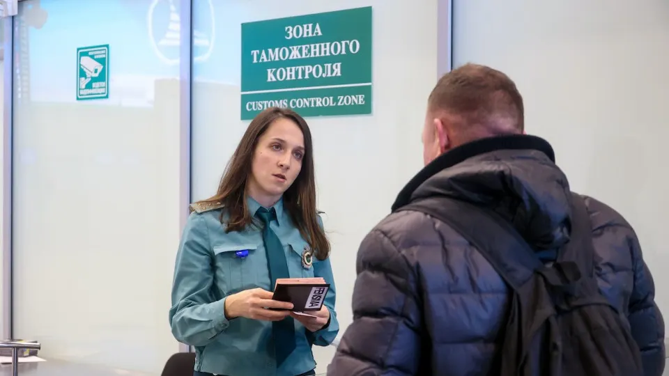 Президент подписал указ, усиливающий контроль за вывоз драгоценностей и наличных, с новыми требованиями к документам и порядку вывоза.