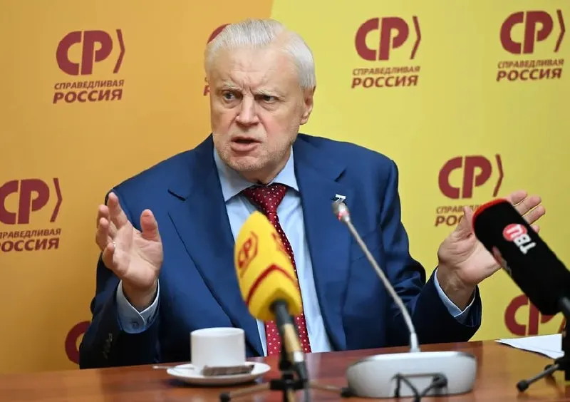 Лидер «Справедливой России» заявил, что фактически вернулся к работе, но часть электората утратила веру в шанс повлиять на власть; причина — объективные трудности и последствия СВО, включая нехватку бензина.