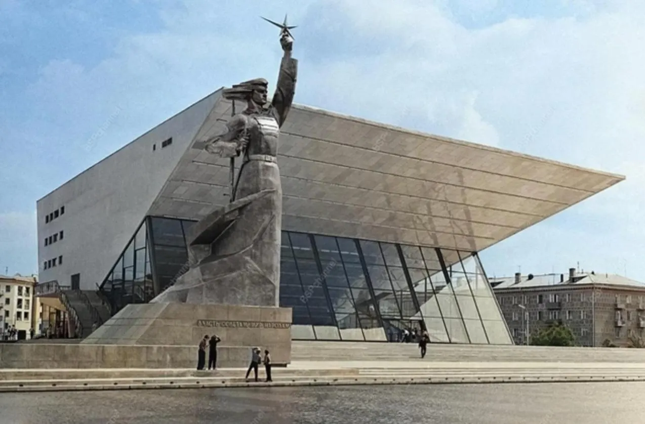 История роста Краснодара в 1960‑е годы и цветные кадры повседневной жизни того времени.