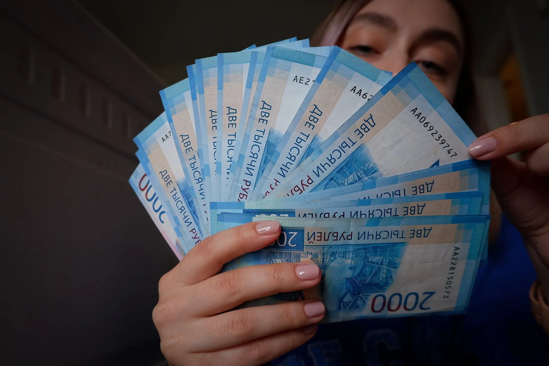Налоговое бремя для россиян растет, власти обещают значительные поступления в бюджет, но последствия для населения остаются спорными.