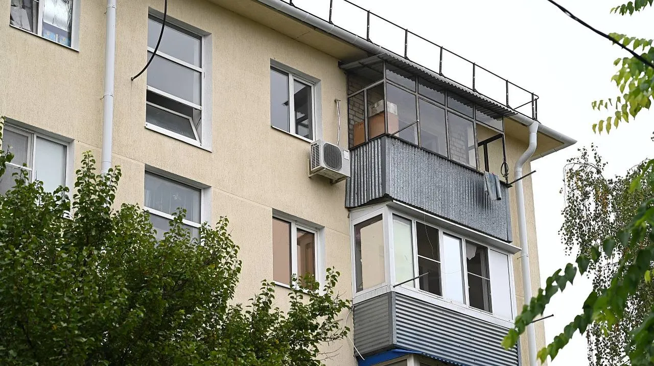 Два многоквартирных дома в Карасунском округе Краснодара восстановлены после повреждений, вызванных падением обломков беспилотников.