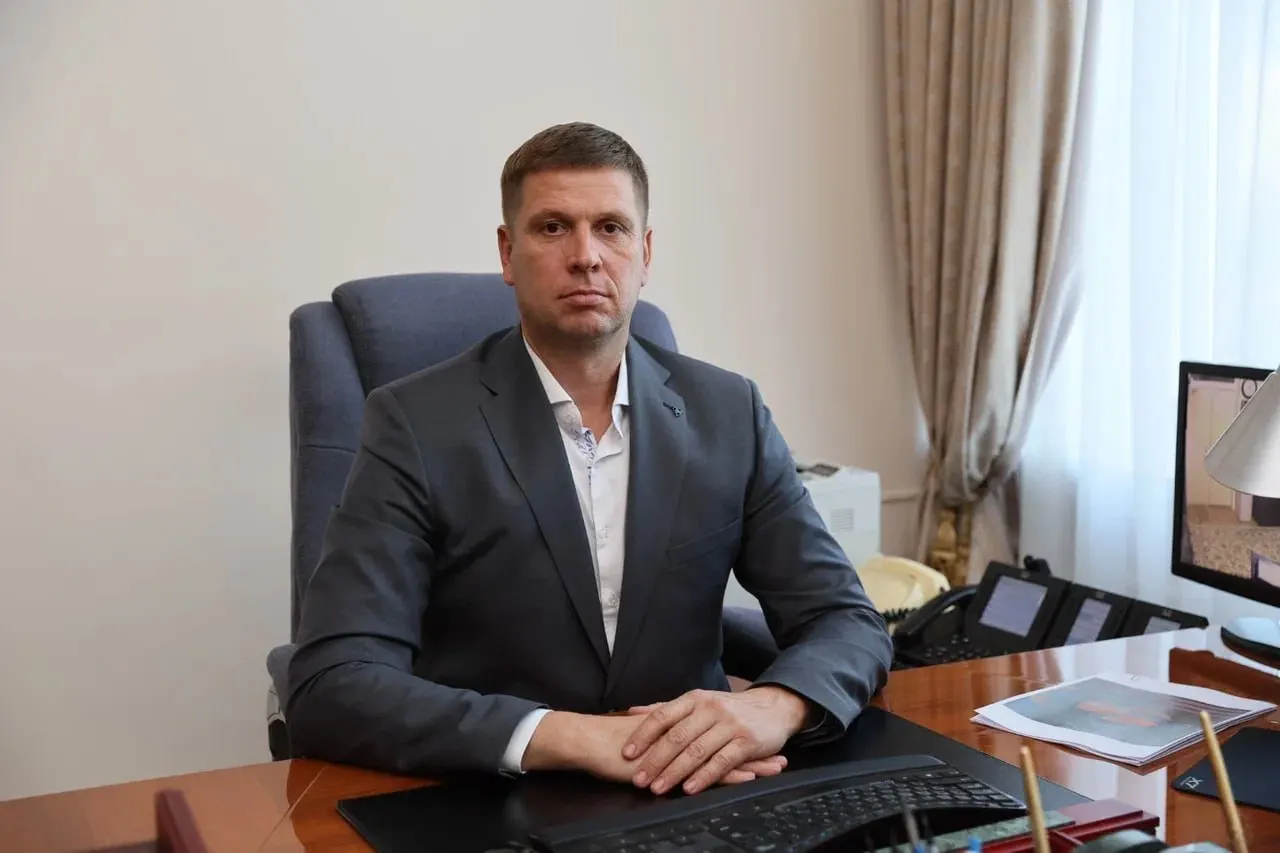 Следственные мероприятия прошли в краевой администрации; официальных комментариев пока нет.