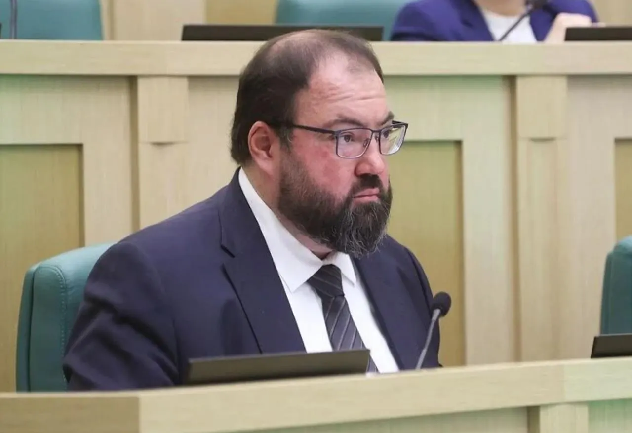 Власти обсуждают меры защиты дата-центров после серии атак беспилотников на инфраструктуру крупных IT-компаний, сообщил на заседании Госдумы министр цифрового развития.
