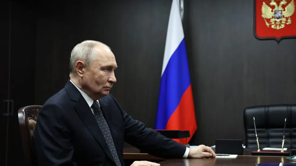 Путин объявил о планах возобновления трёхсторонних переговоров по урегулированию кризиса на Украине и обсуждению гарантий безопасности после мирного соглашения.